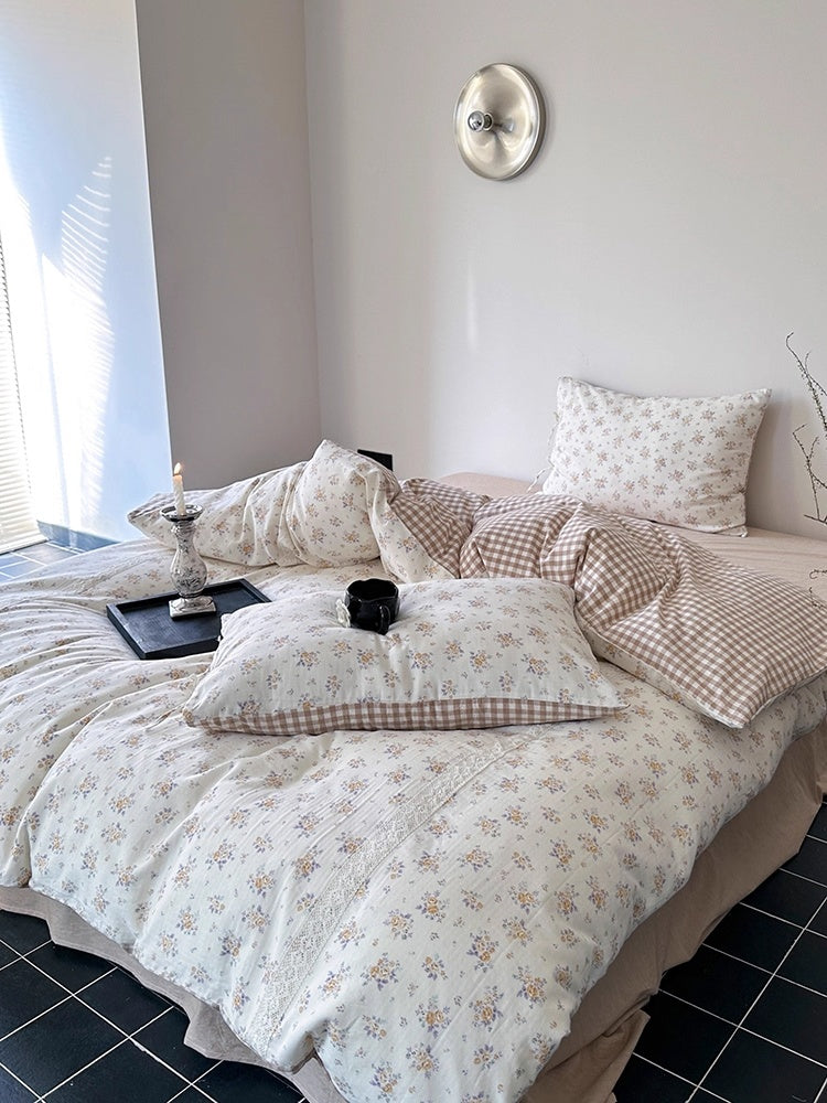 Floral Checkered Bedding Set