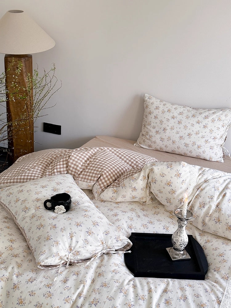 Floral Checkered Bedding Set