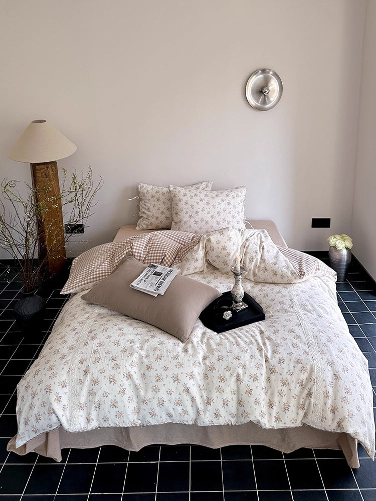 Floral Checkered Bedding Set