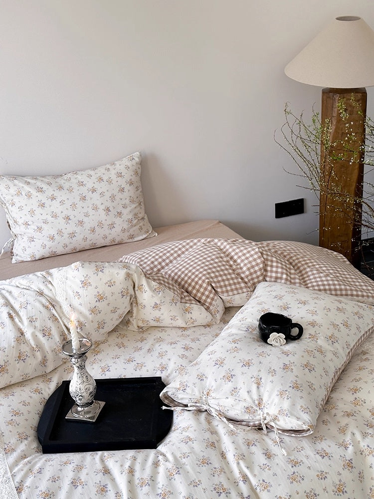 Floral Checkered Bedding Set