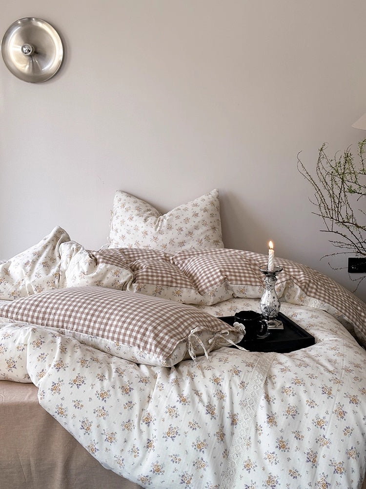 Floral Checkered Bedding Set